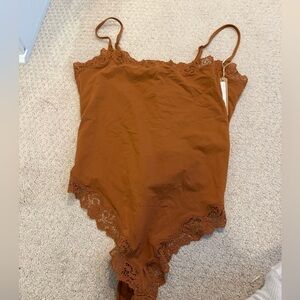 Skims fits everybody bodysuit in camel size XL NWT
